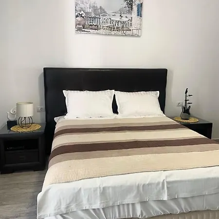 Goldie Mar Apartment